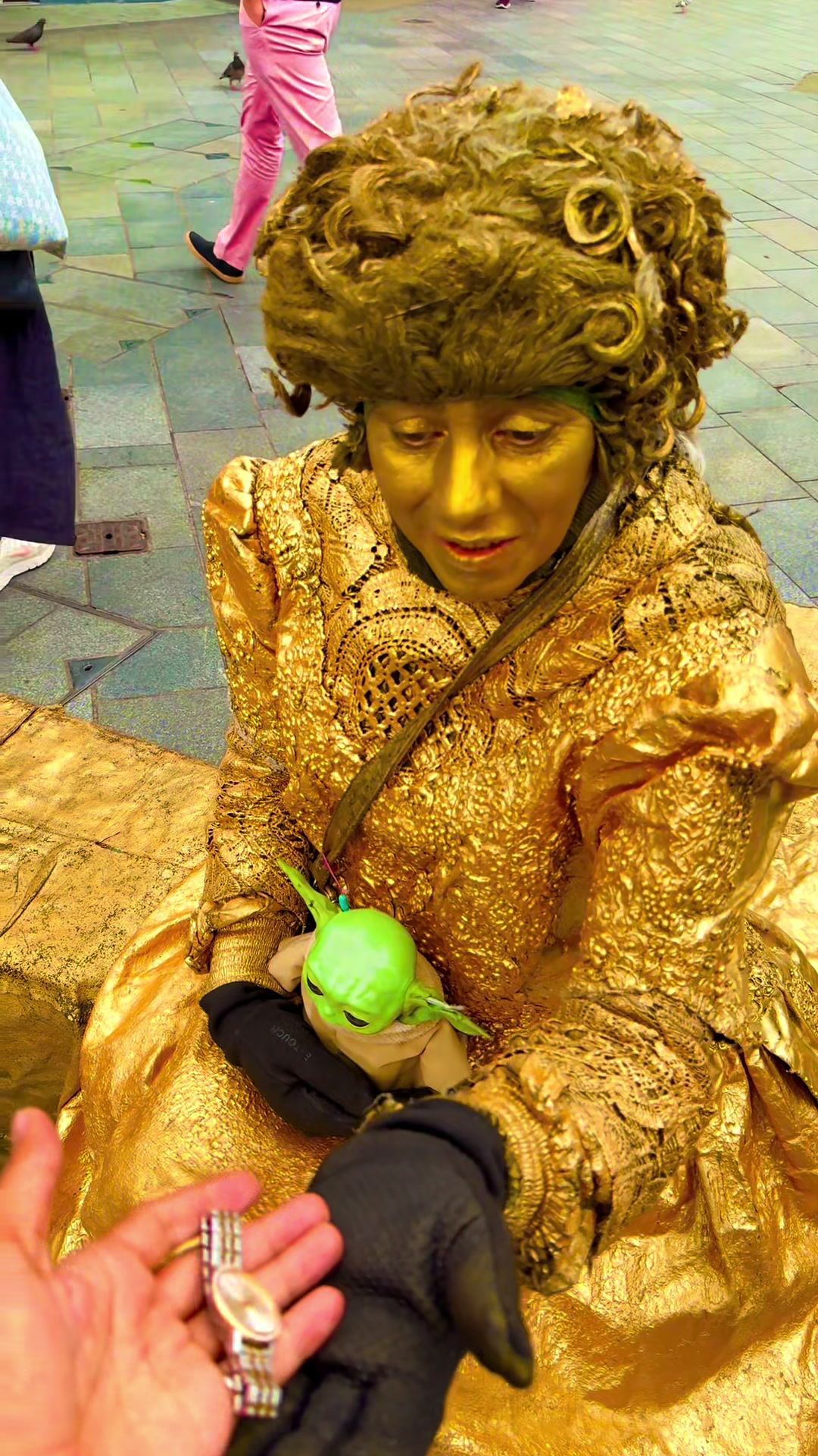 @Gold Lady