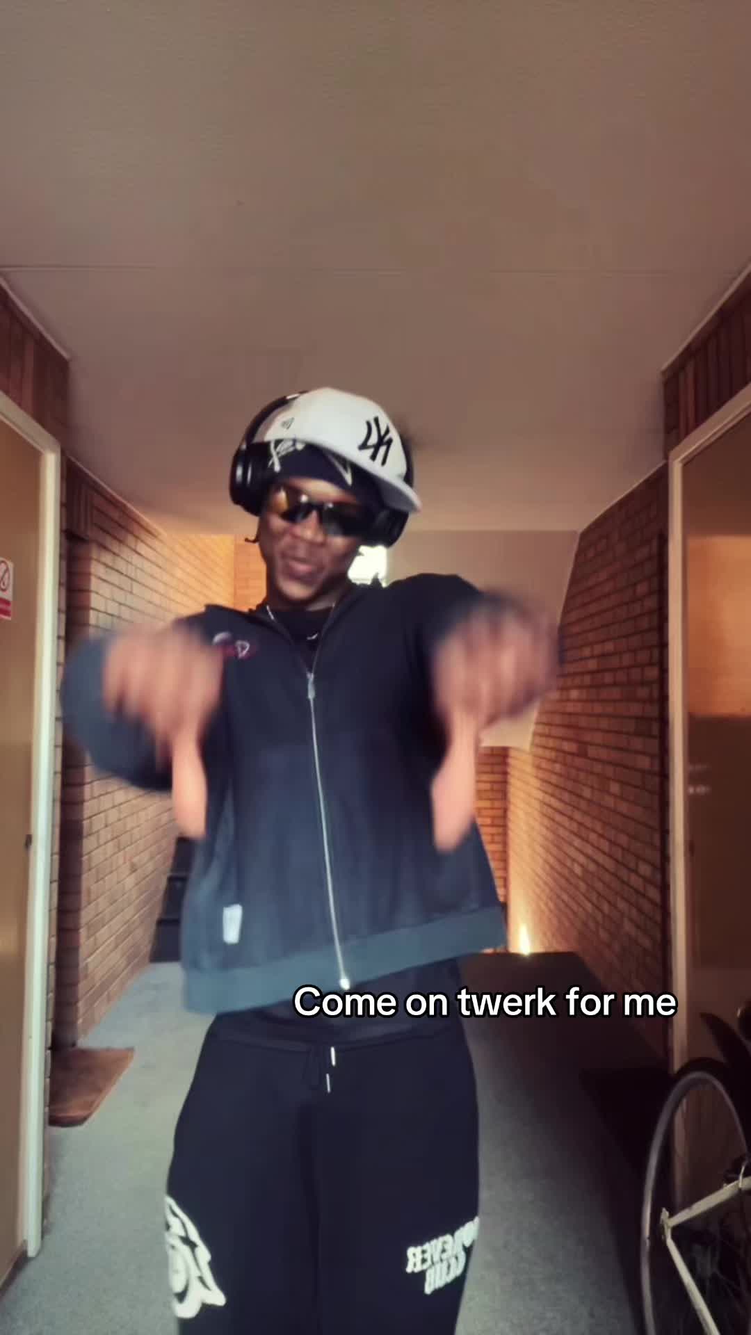 @Banji
