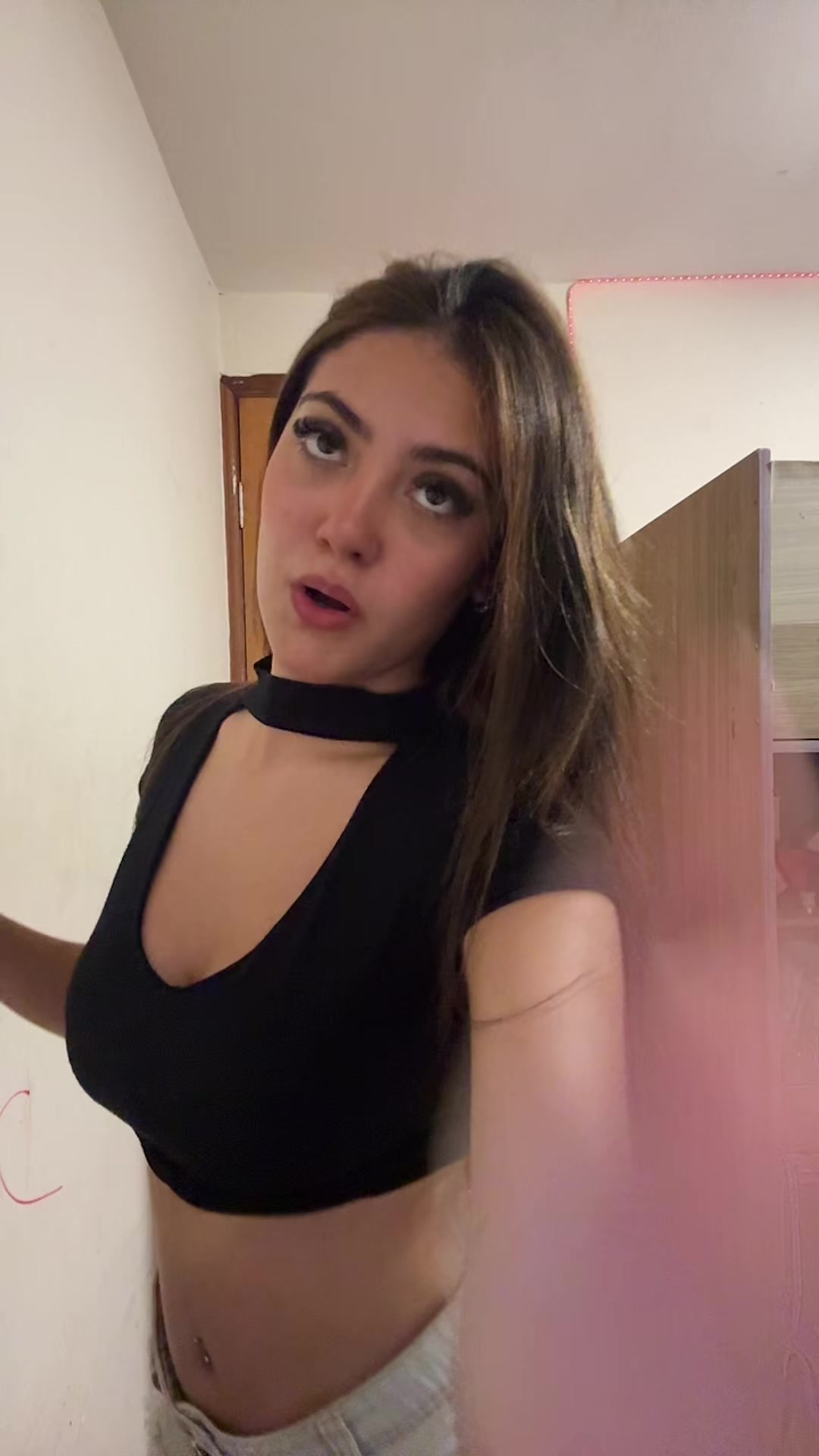 @Ladonii
