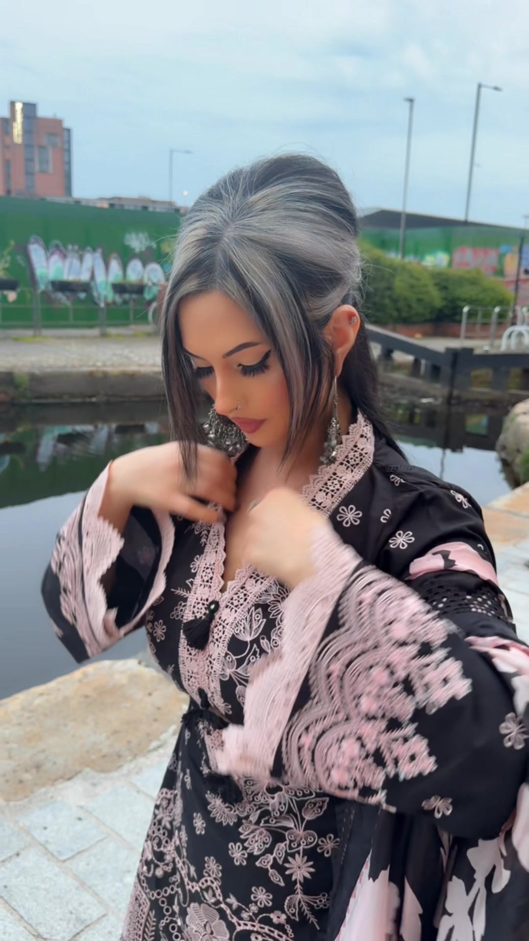 @S✨