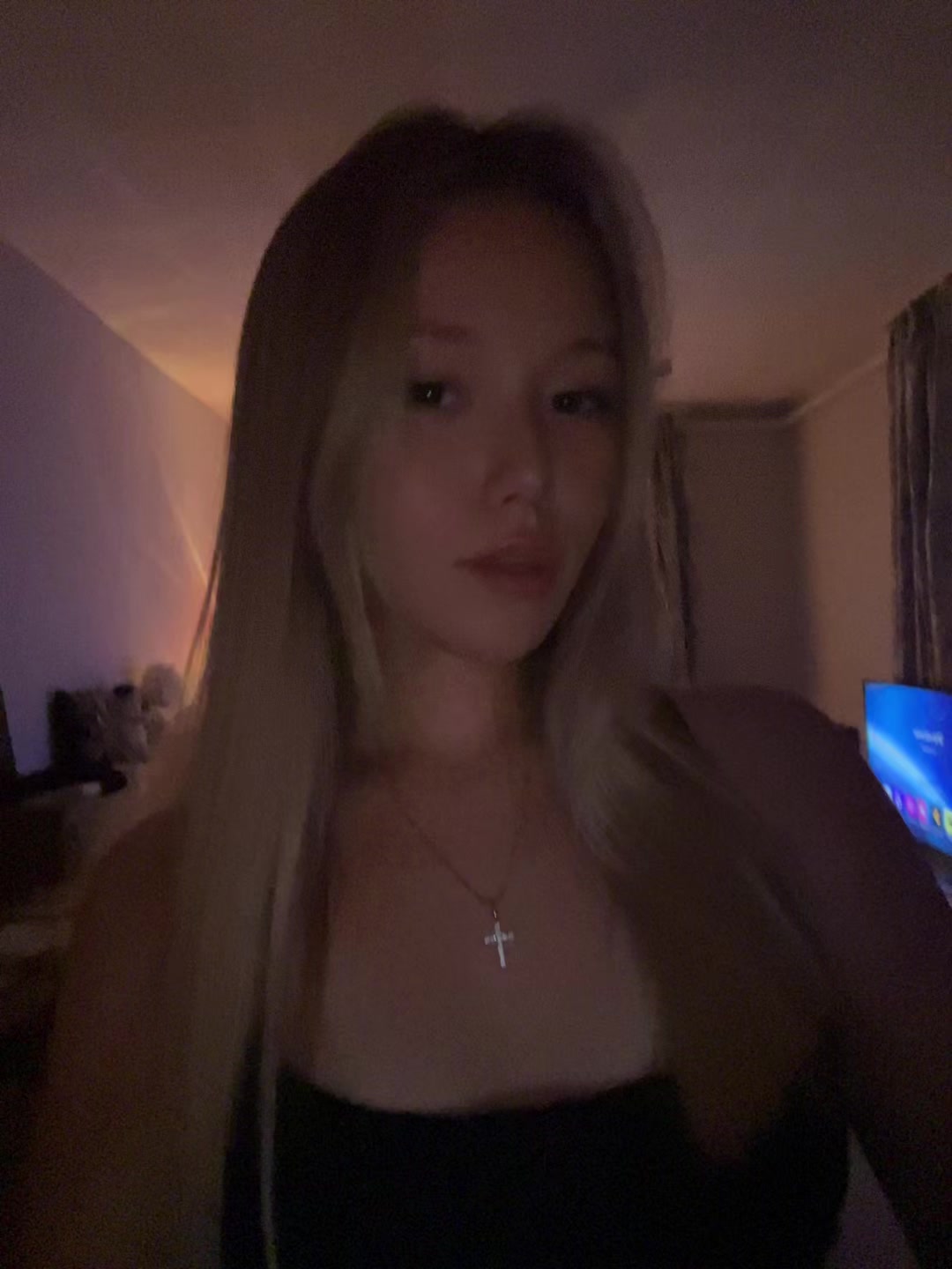 @👣👣