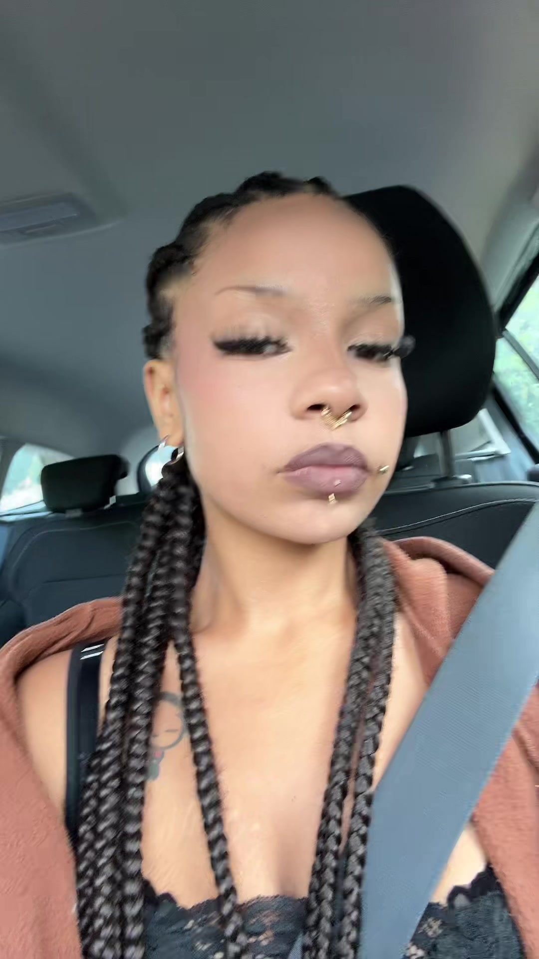 @nneka