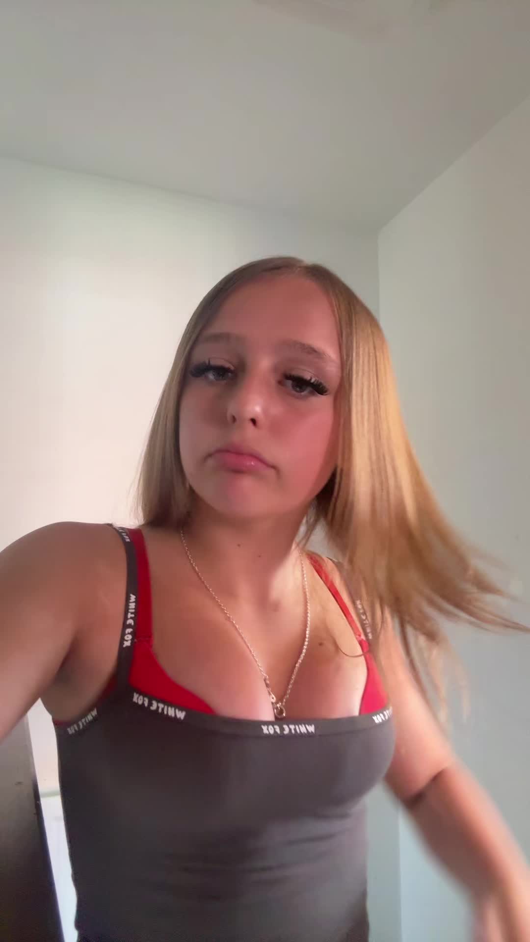 @Scarlett💞