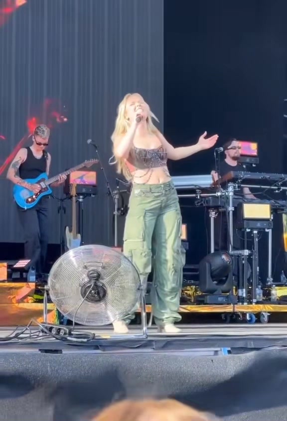 @👸🏼Zara Larsson👸🏼 Fan Page