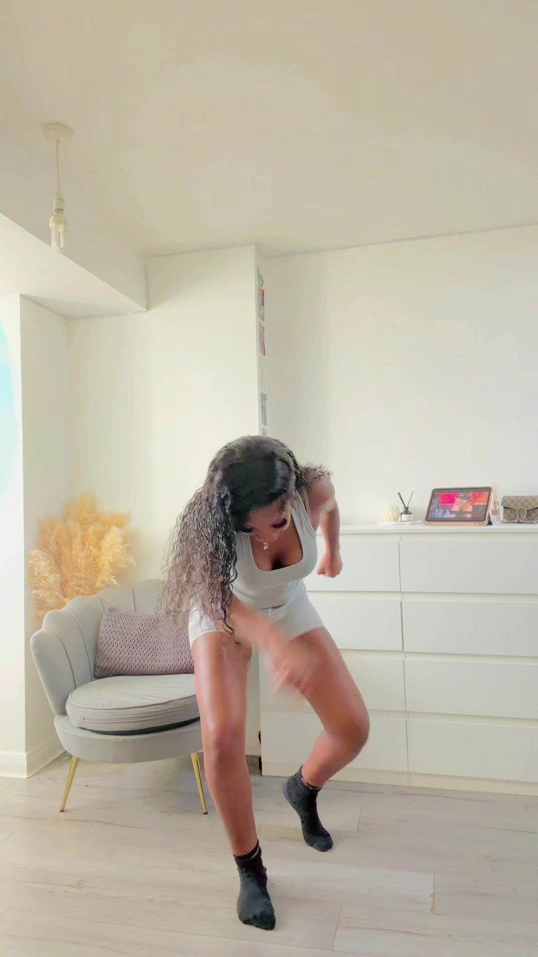 @dezha naeè ✰
