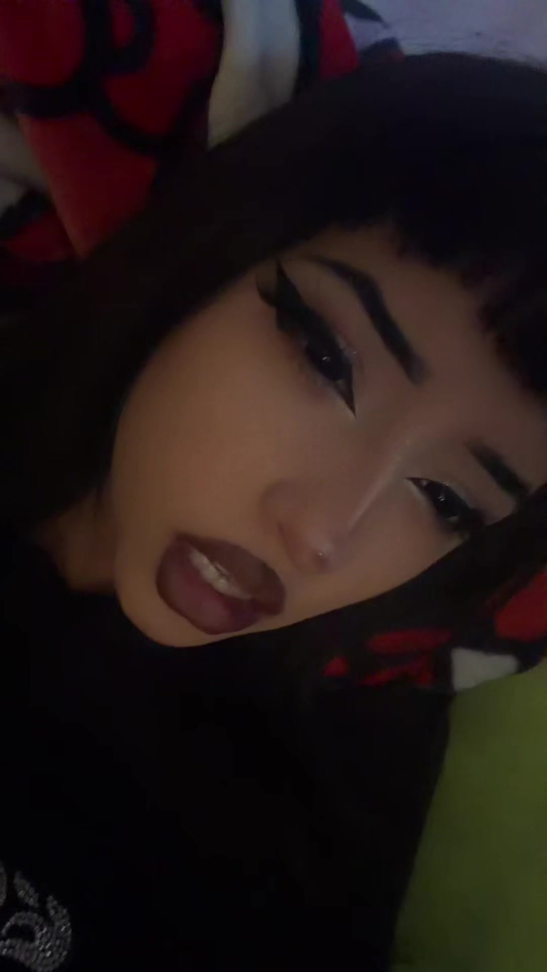 @️