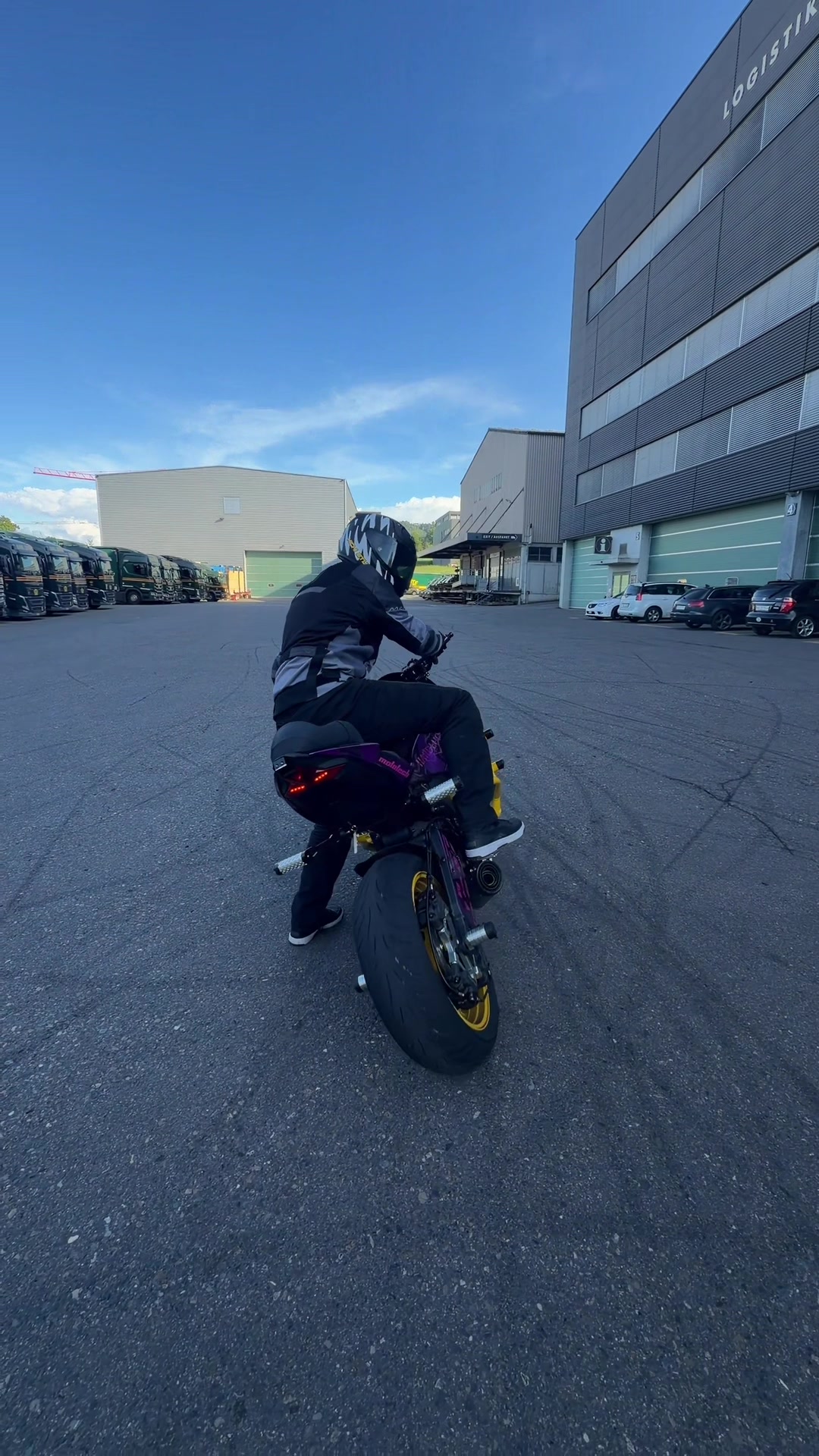 @Michi_stuntrider