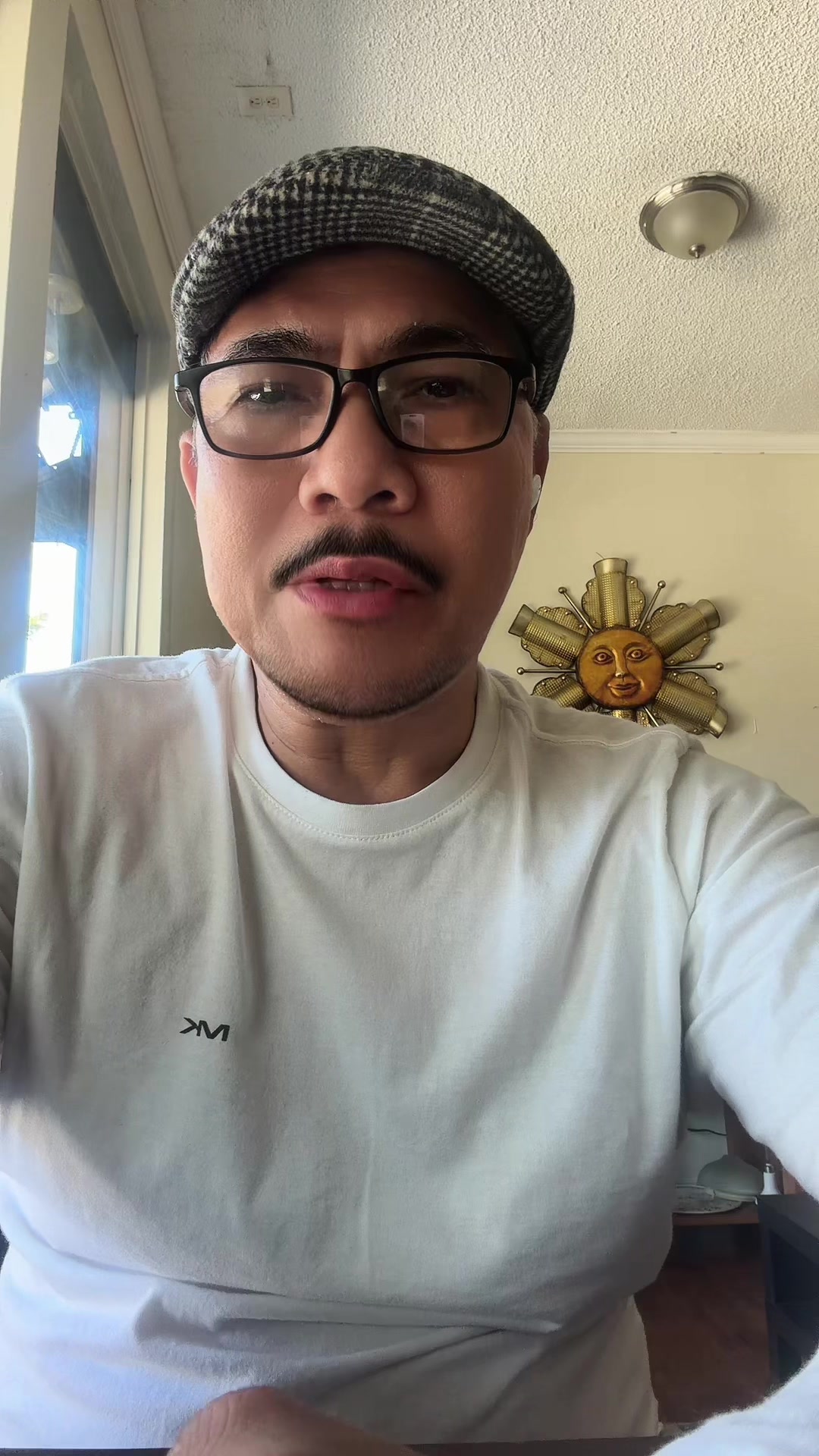 @Kneeroh