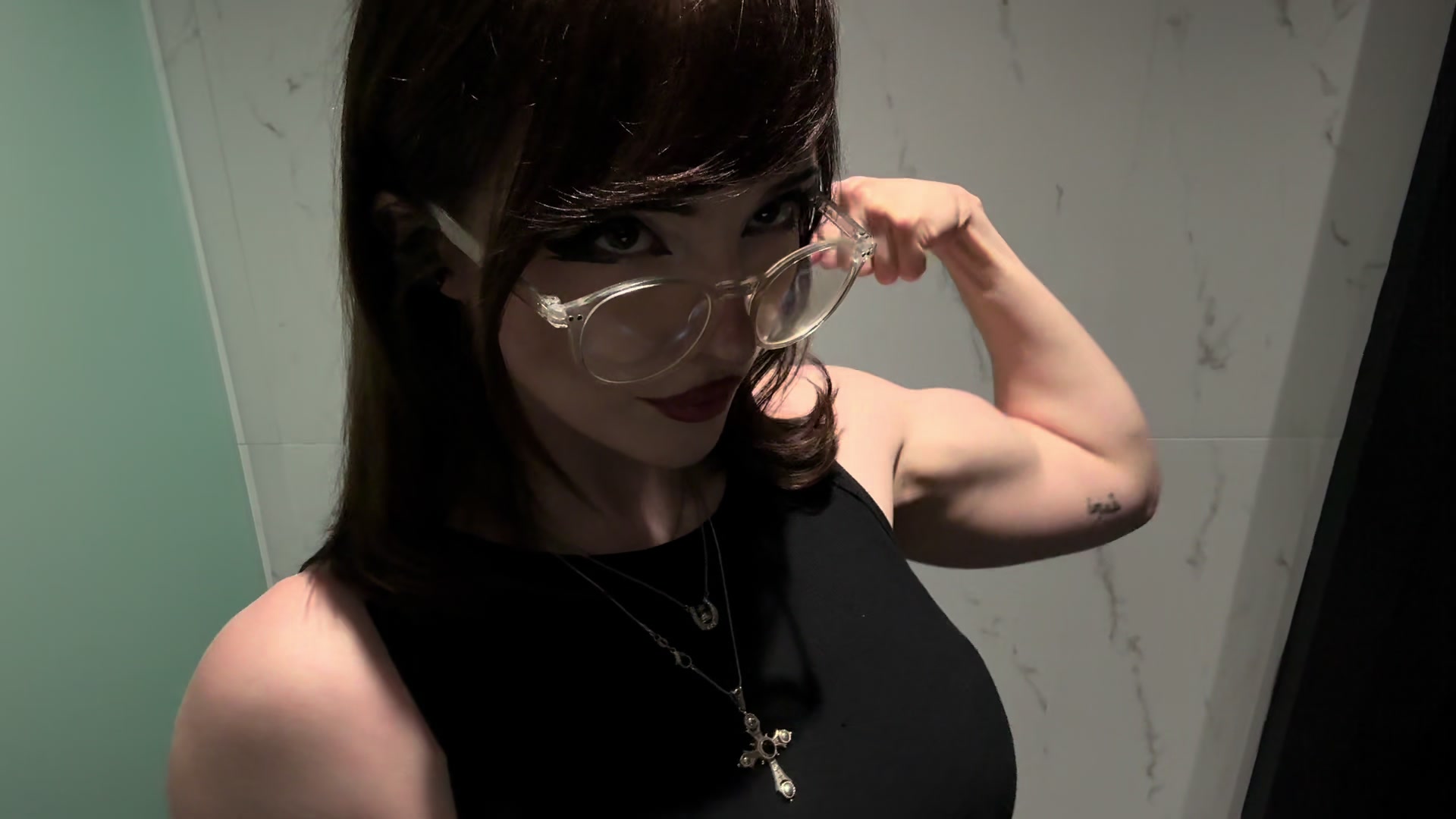 @sistervader