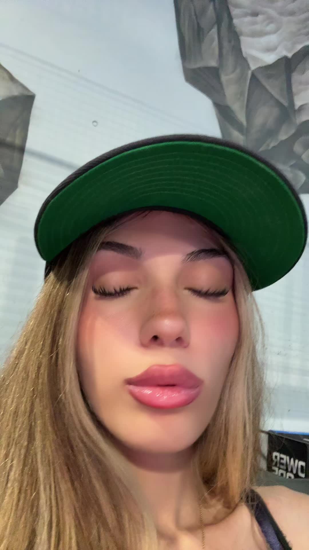 @m e L i