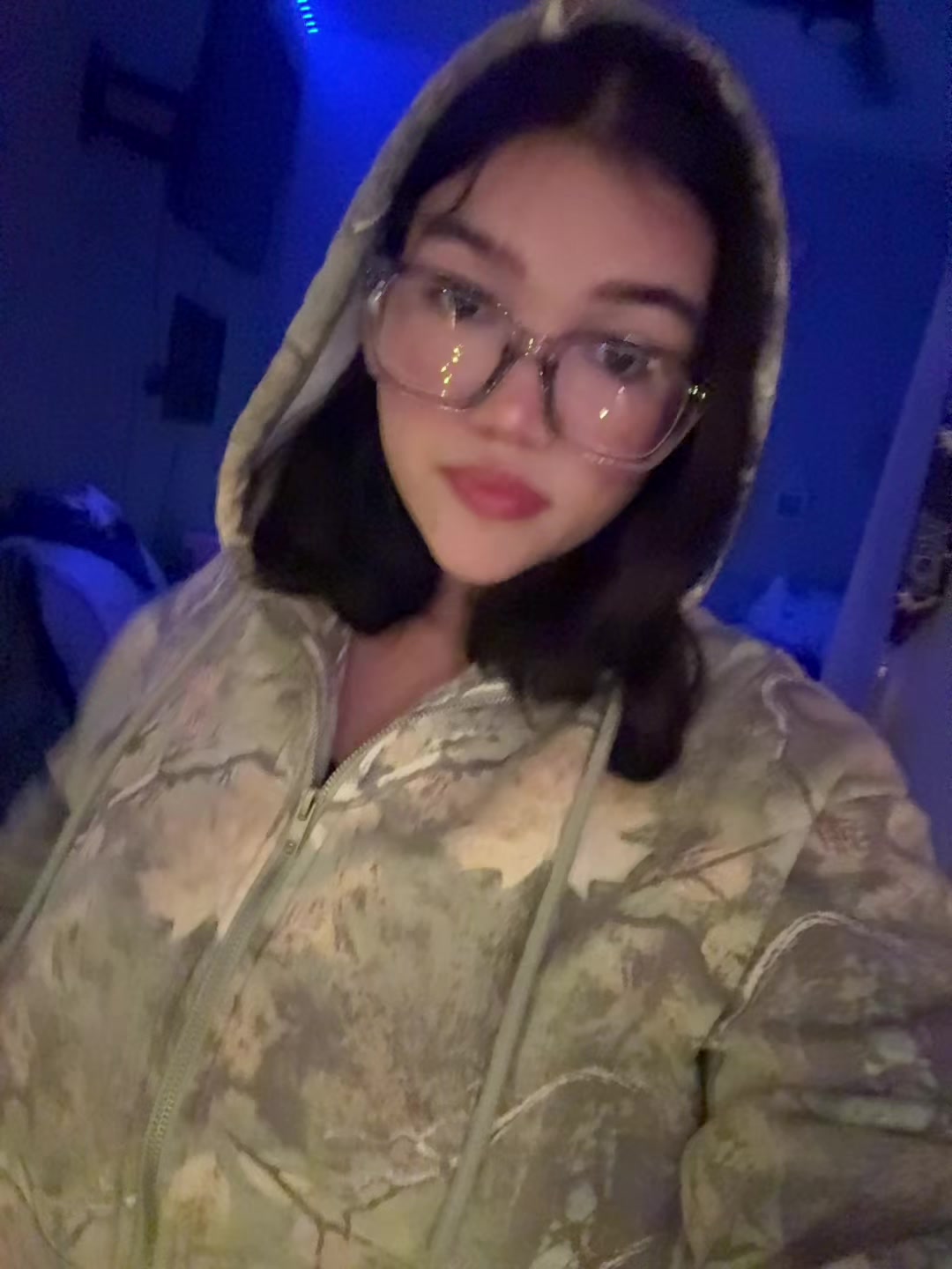 @👧🏻
