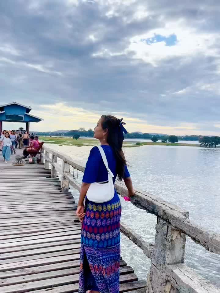 @Rose Angel(ဘုတလင် သူလေးပါ)