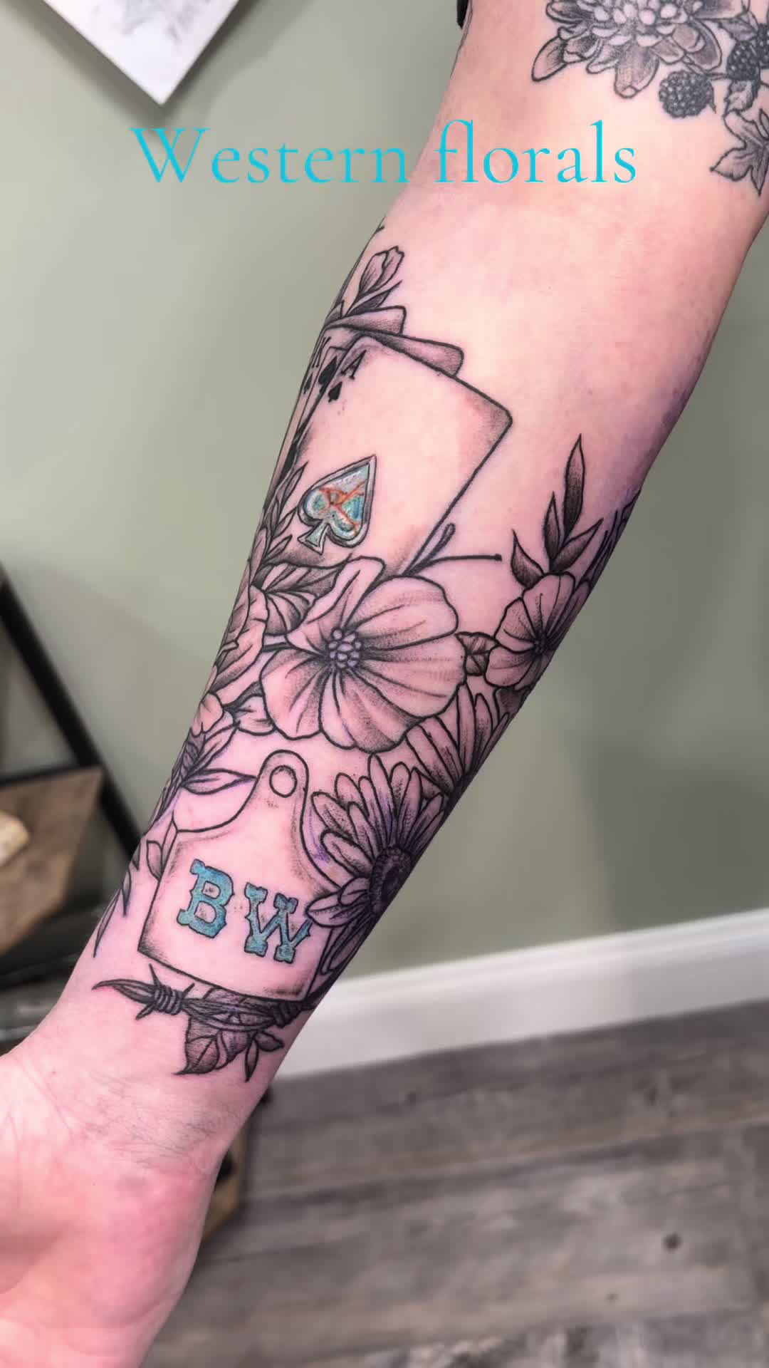 @Caroline Phelps Tattoos