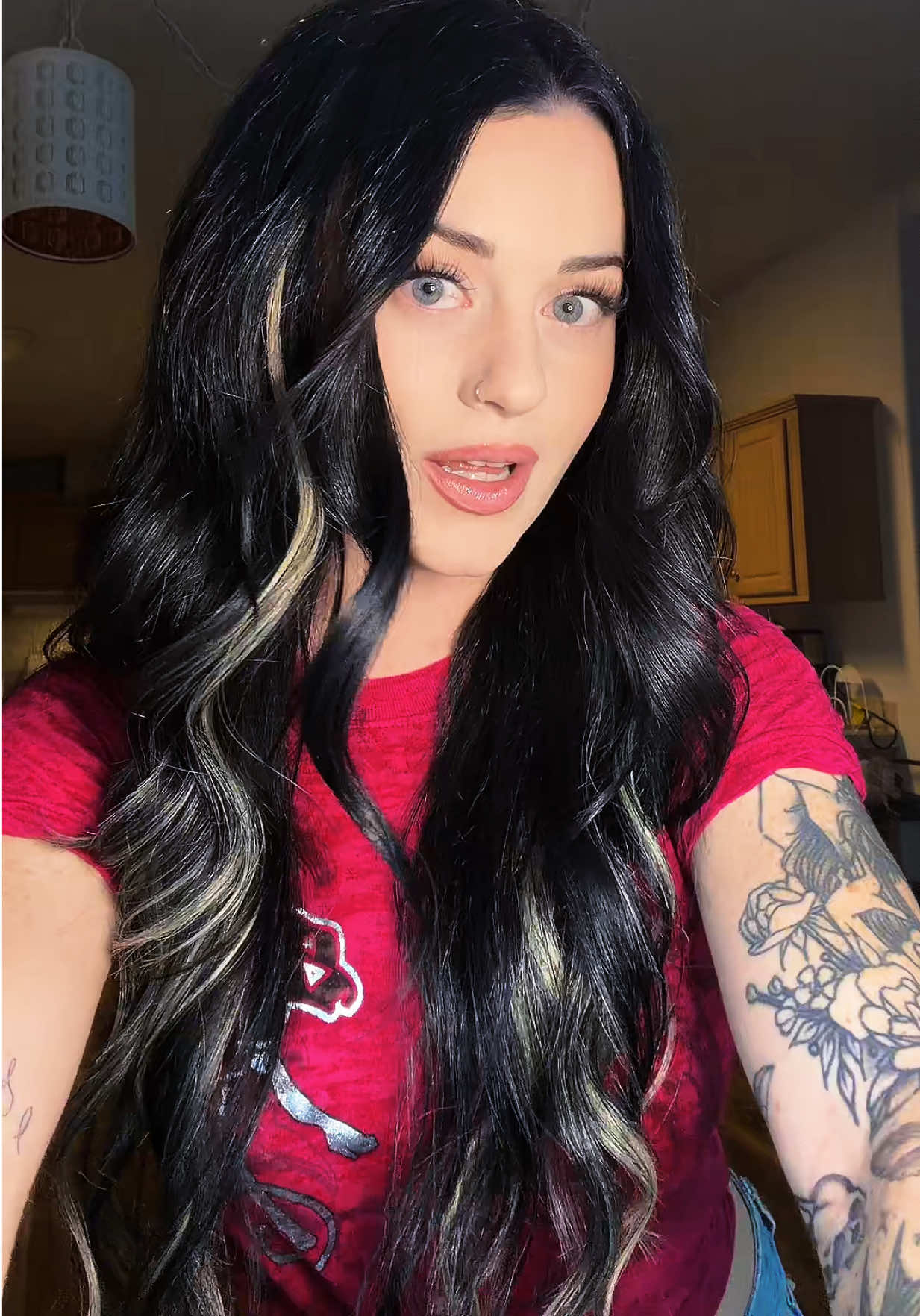 @🖤