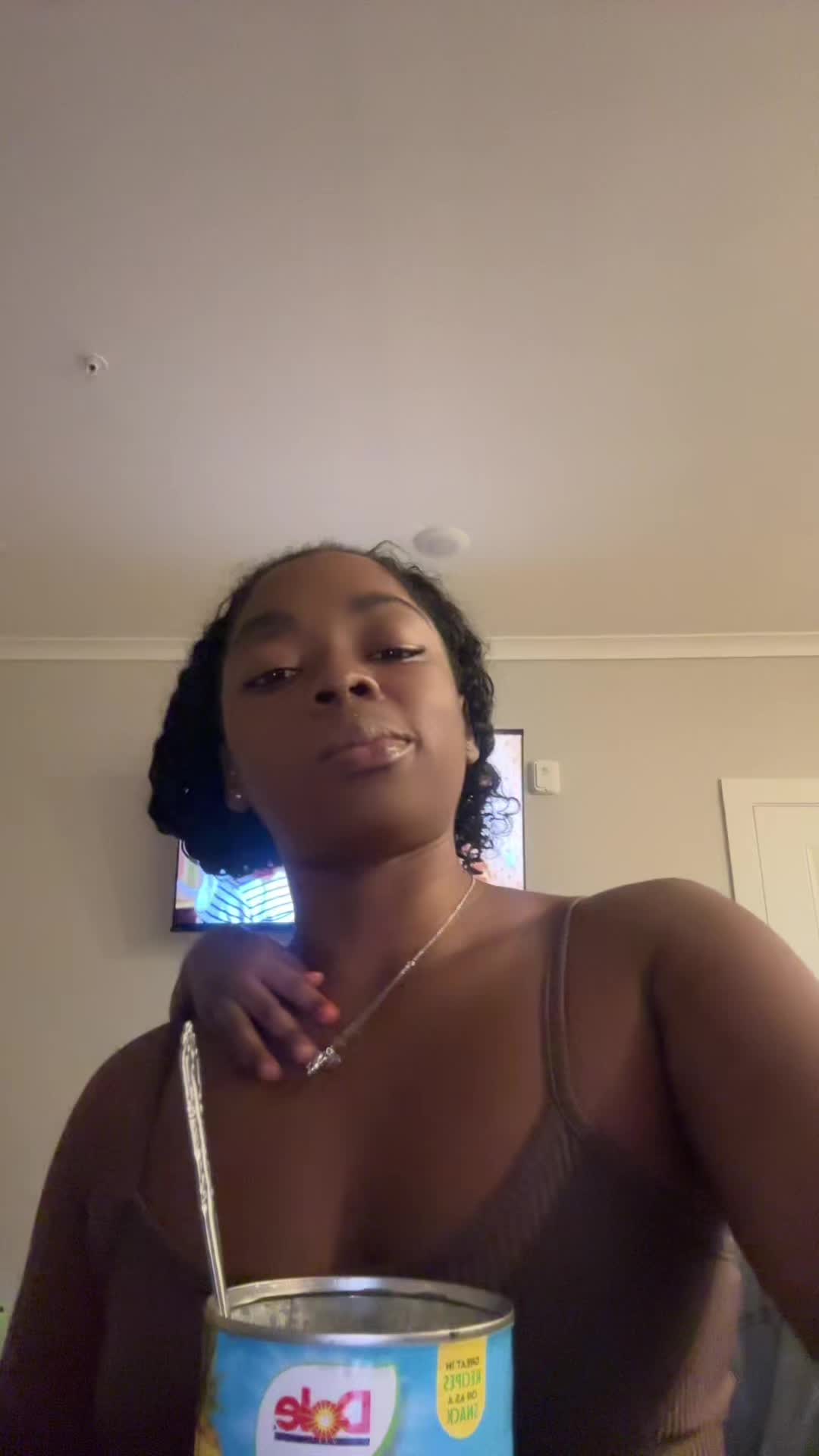 @Anijahh_