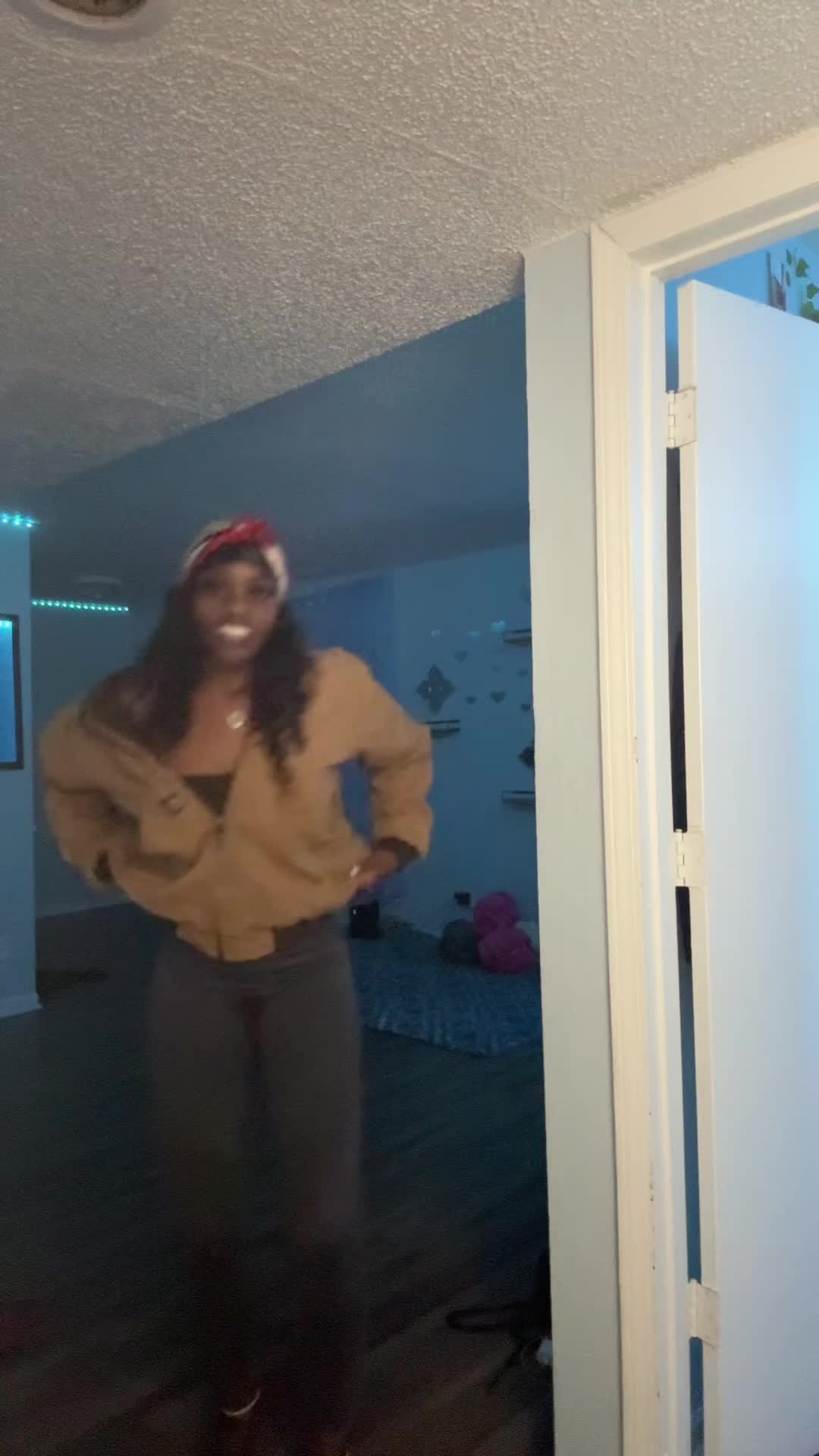 @s ᥫ᭡ .