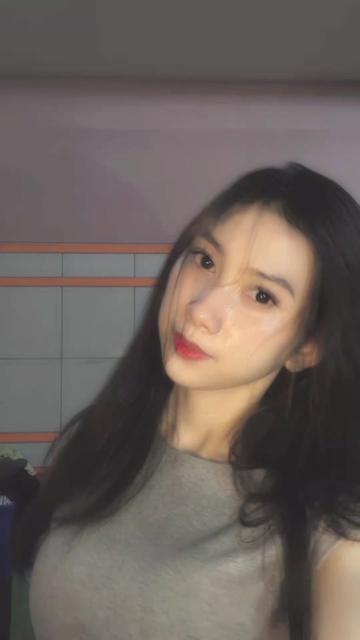 @it's me april🕷.