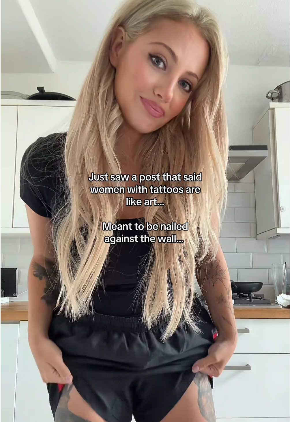 @Lisa J Evans sapphic author ⚢