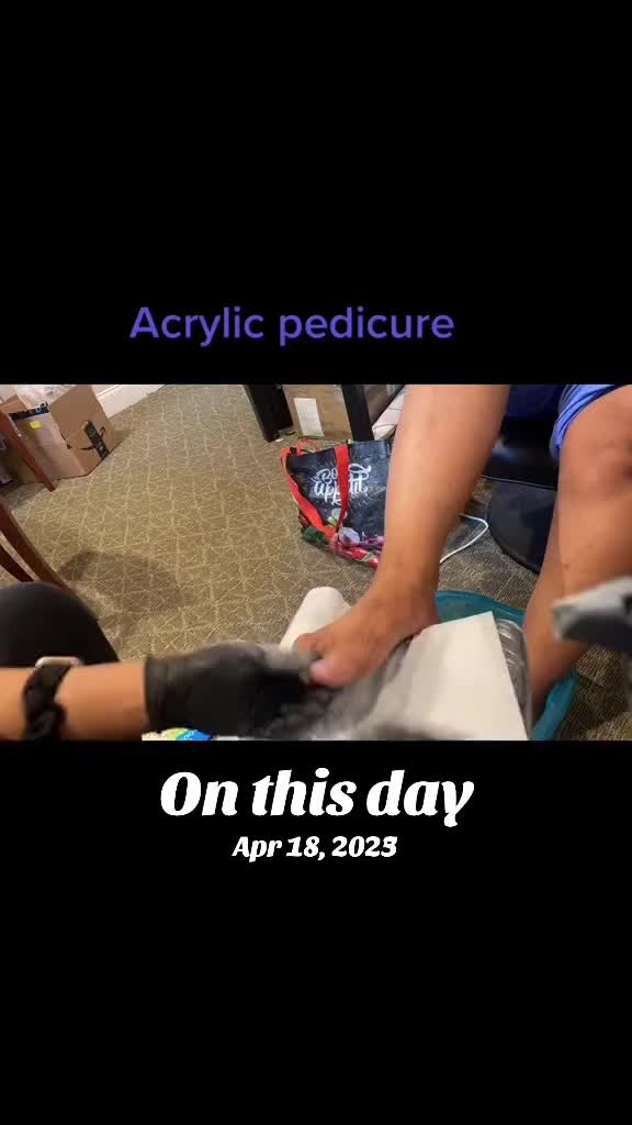 @PrettyPlushNails