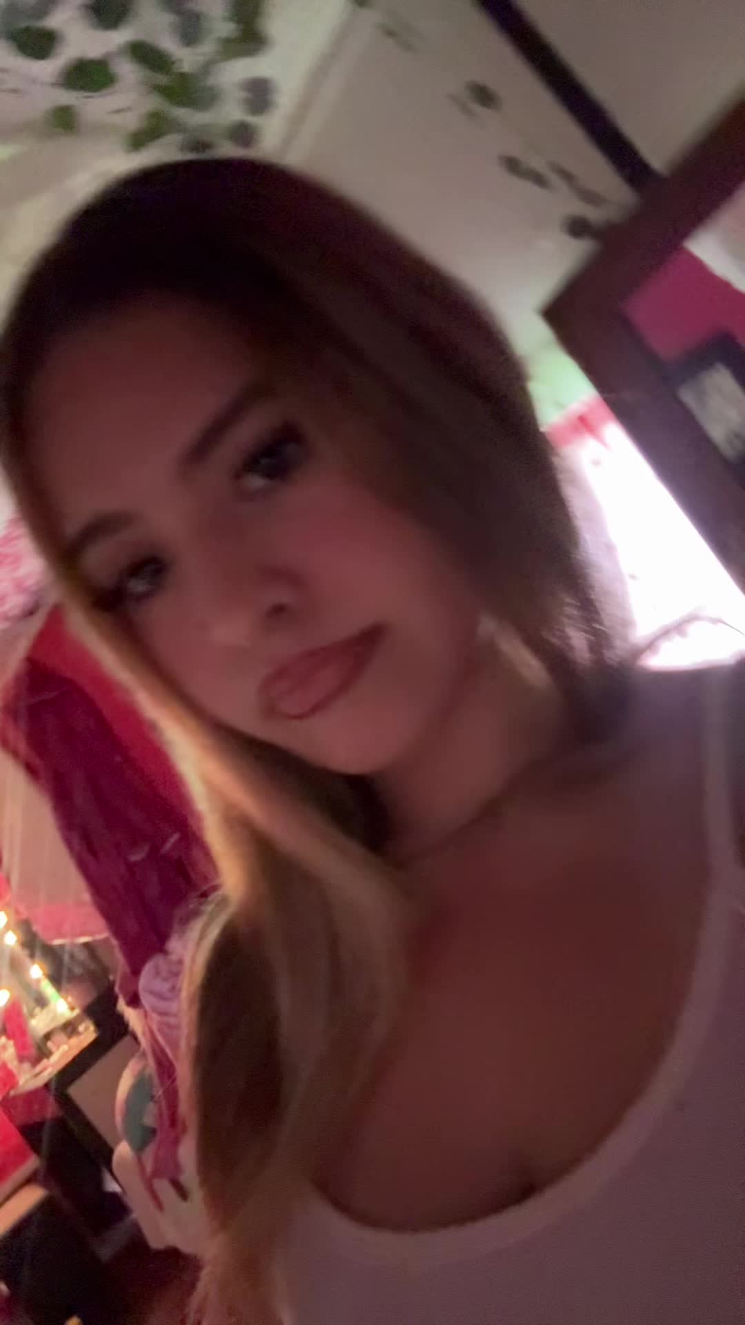 @Claudia โฑ