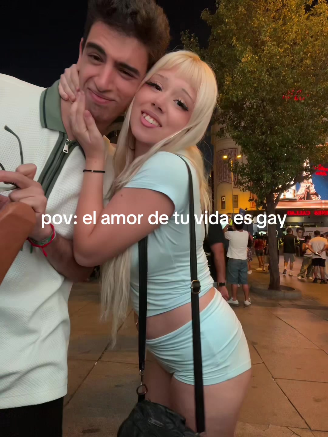 @888