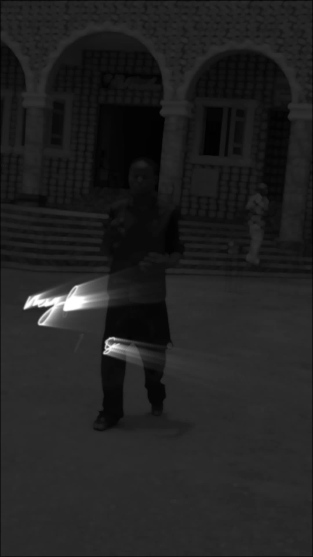 @✪