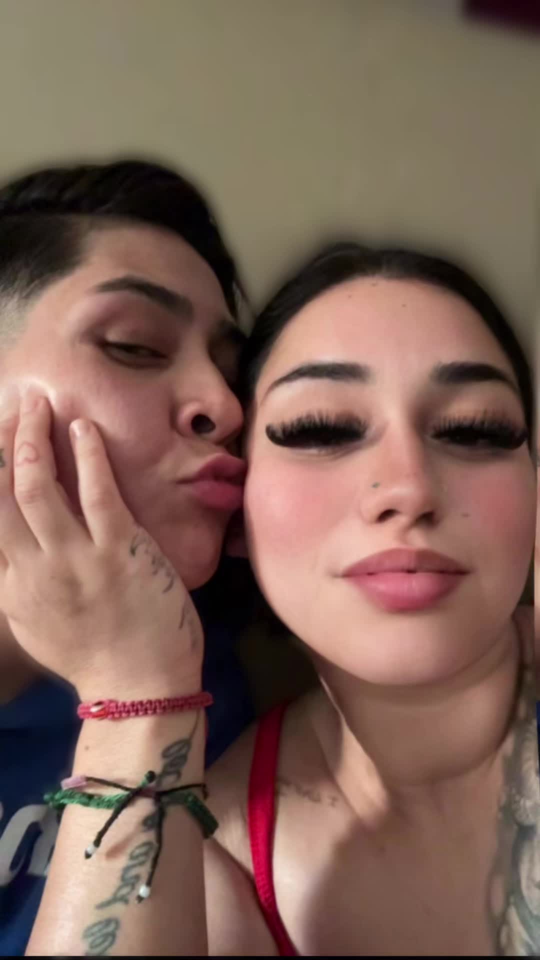 @Glashesbby🏳️&zwj;🌈👩🏻&zwj;🍳