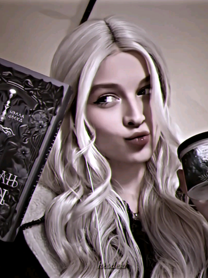 @𝐥𝐚𝐯𝐢𝐧𝐢𝐚 𝐫'.🖤