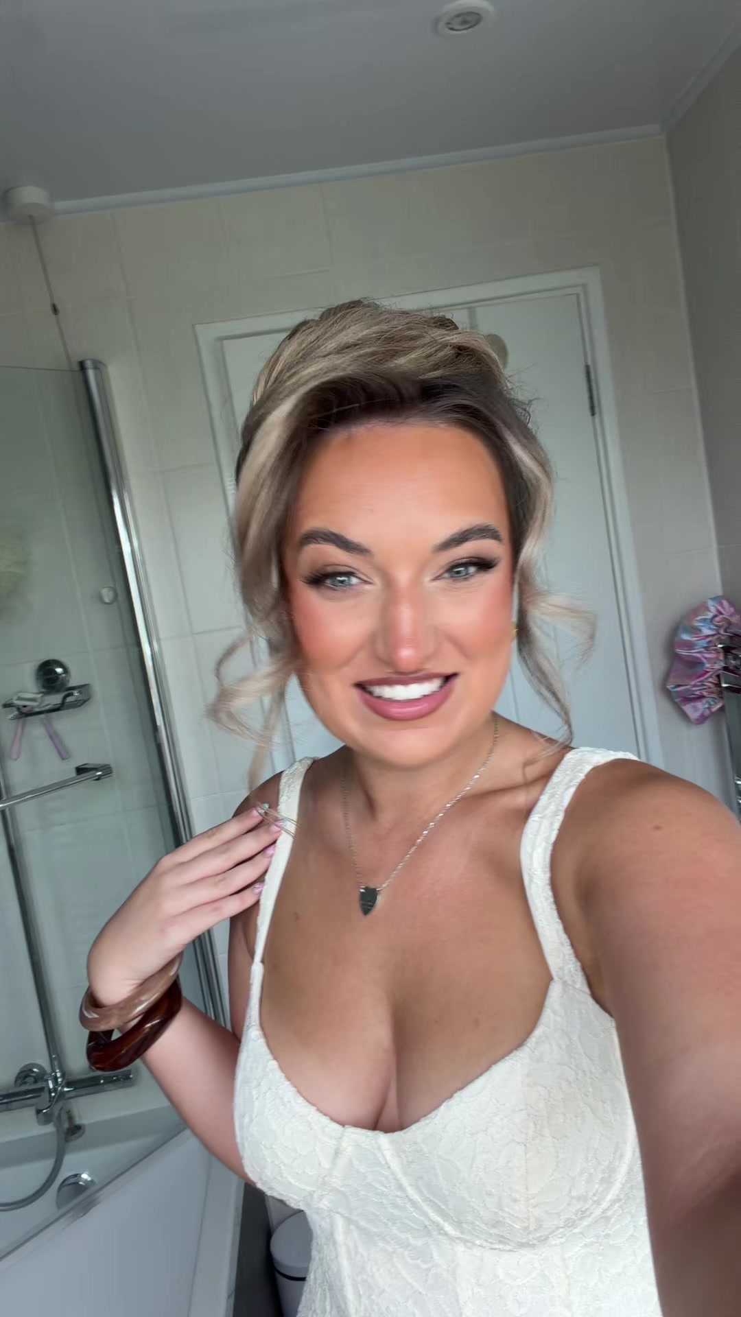 @katiegell_