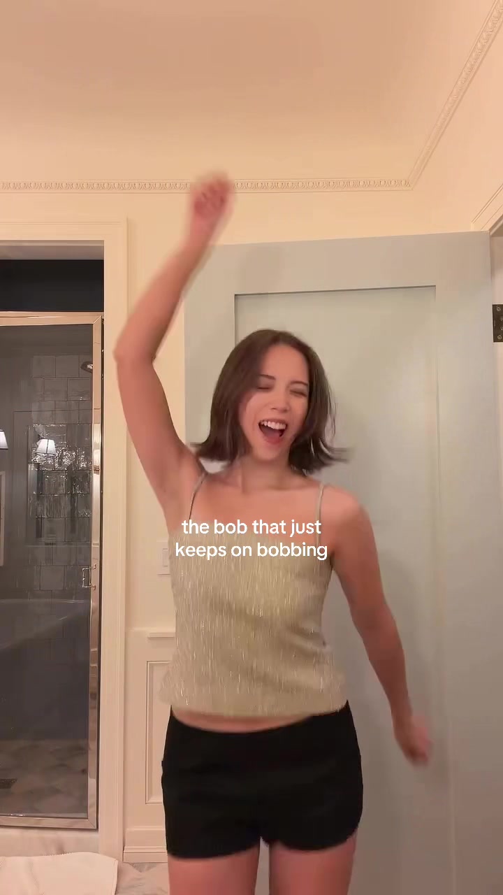 @valentinelaufey (fan account)