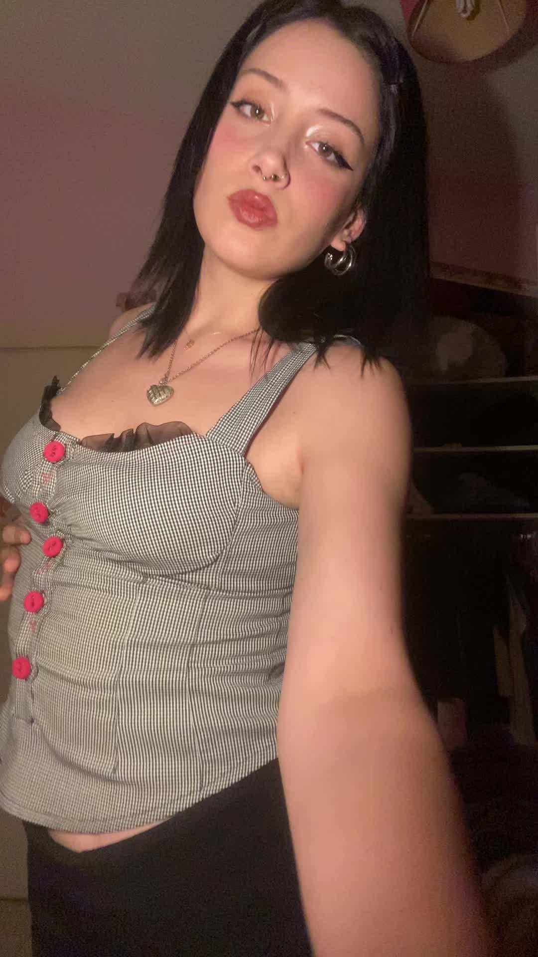 @argyrenia_