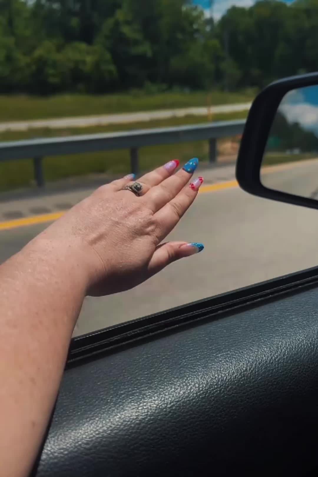 @K E L L I E ✨🦦