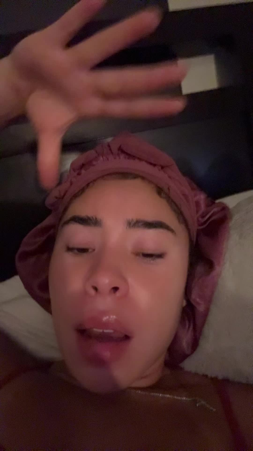 @Bella