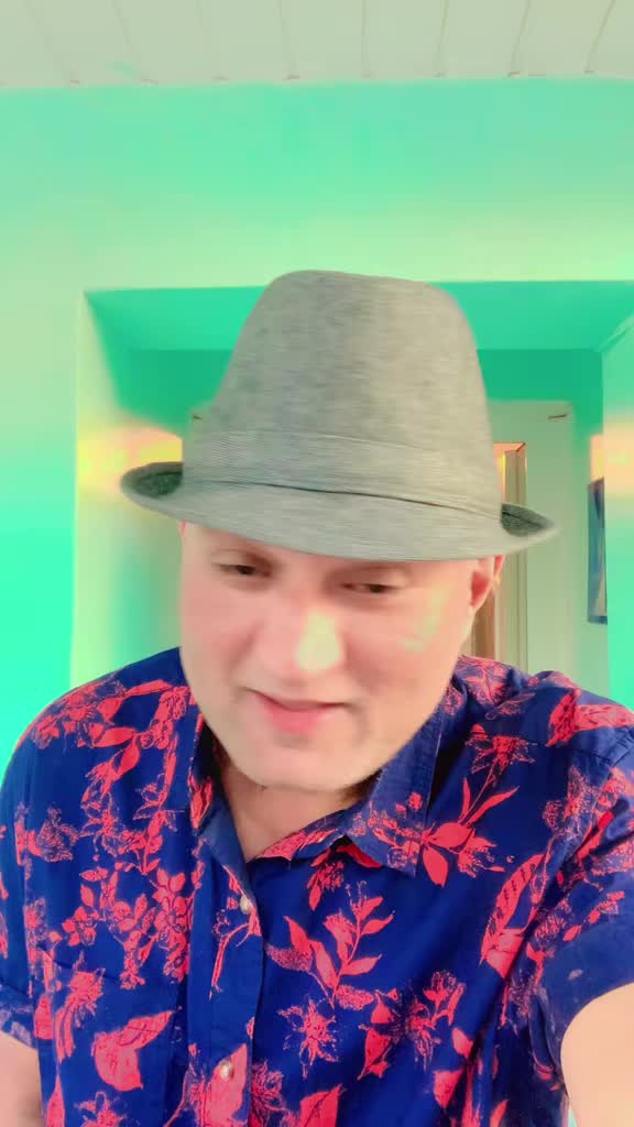 @Vinomas🇬🇧uk✝️🎤🎧