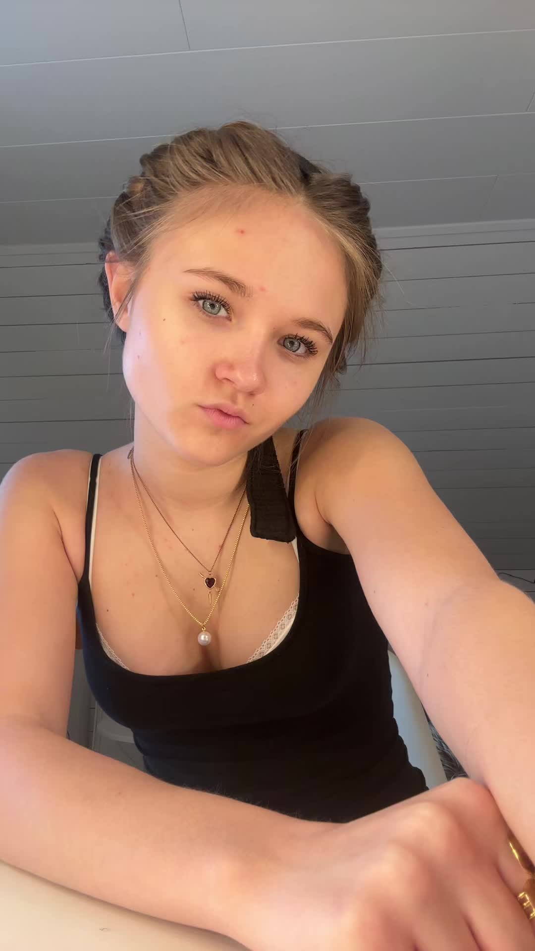 @Elle