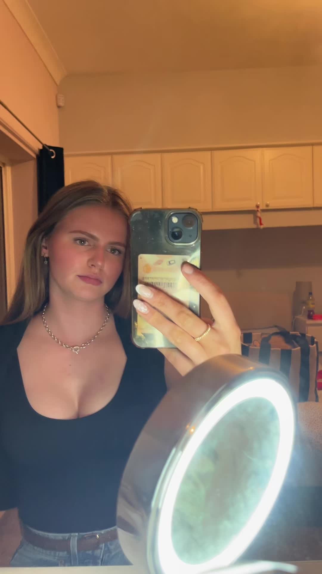 @evie x