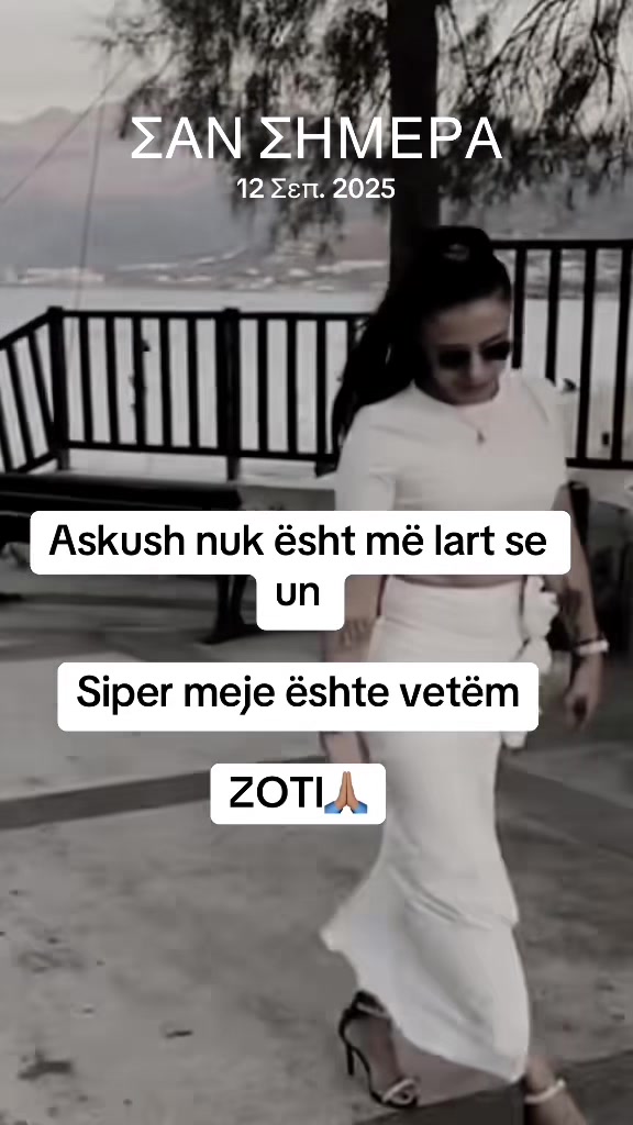 @Louisaartemis)
