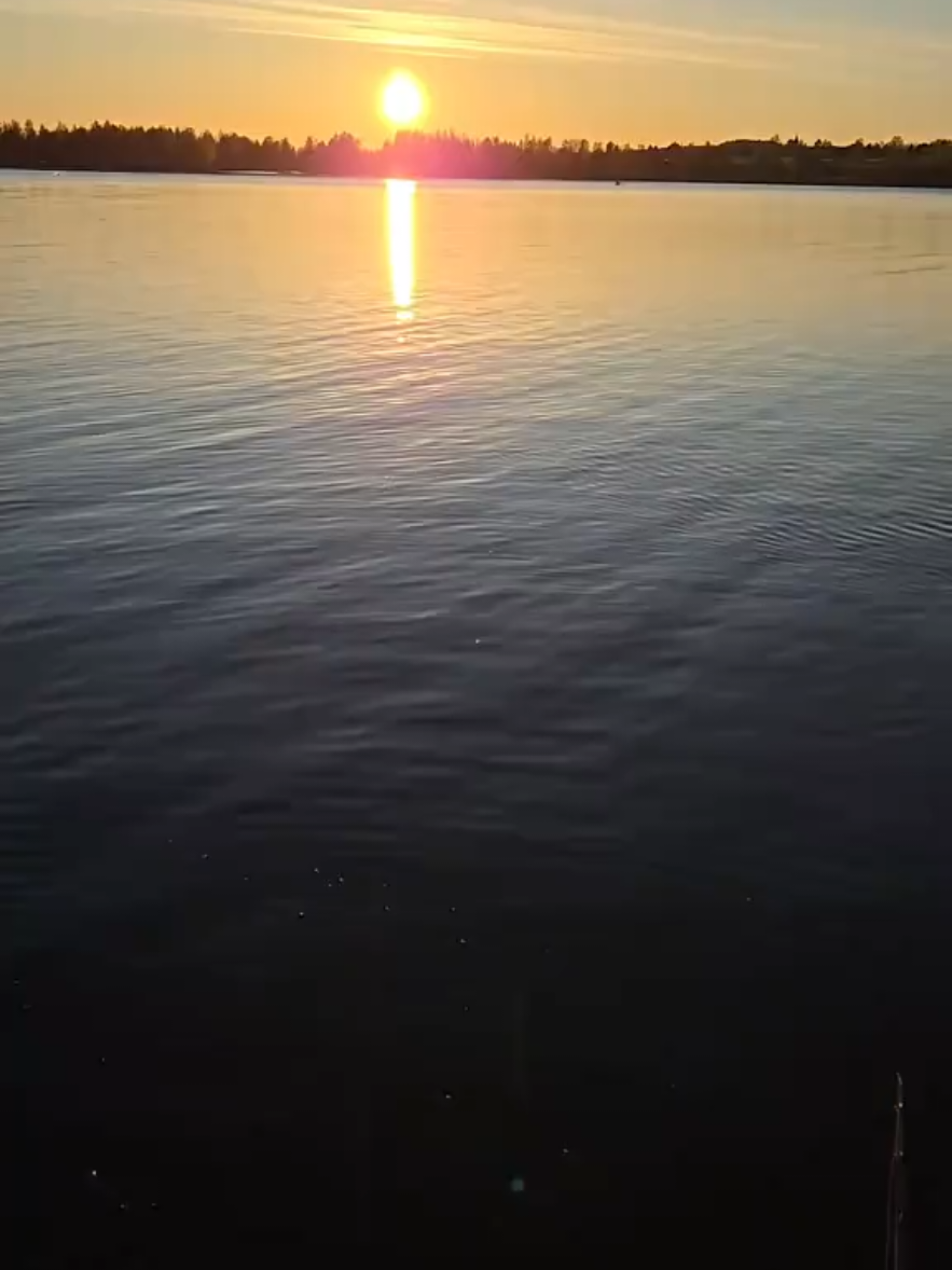 @HookedByTheNorth