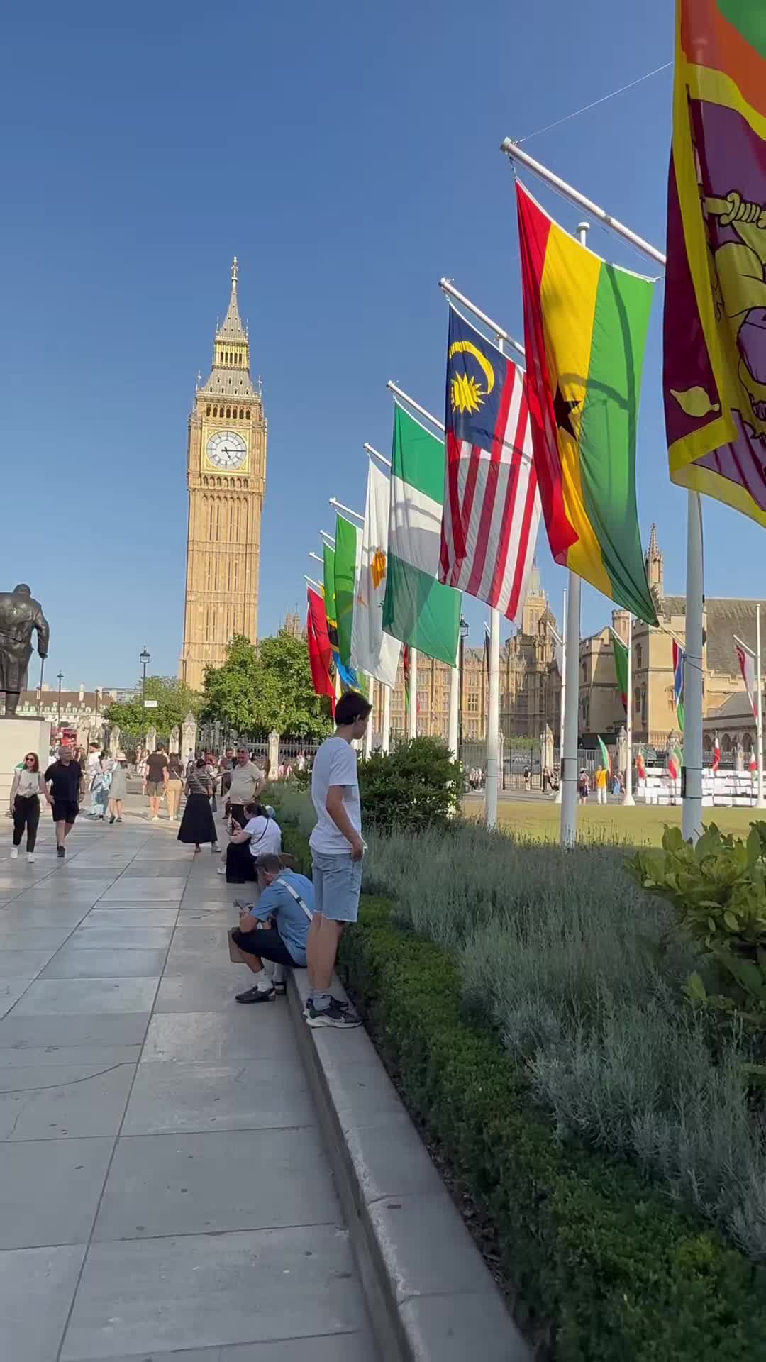 @𝓓𝓪𝓷𝓲𝓪𝓵 𝓚𝓱𝓪𝓷 𝕌𝕂🇬🇧