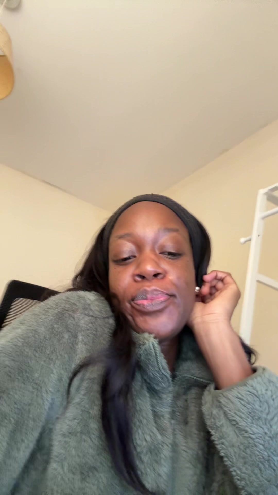 @funlola.