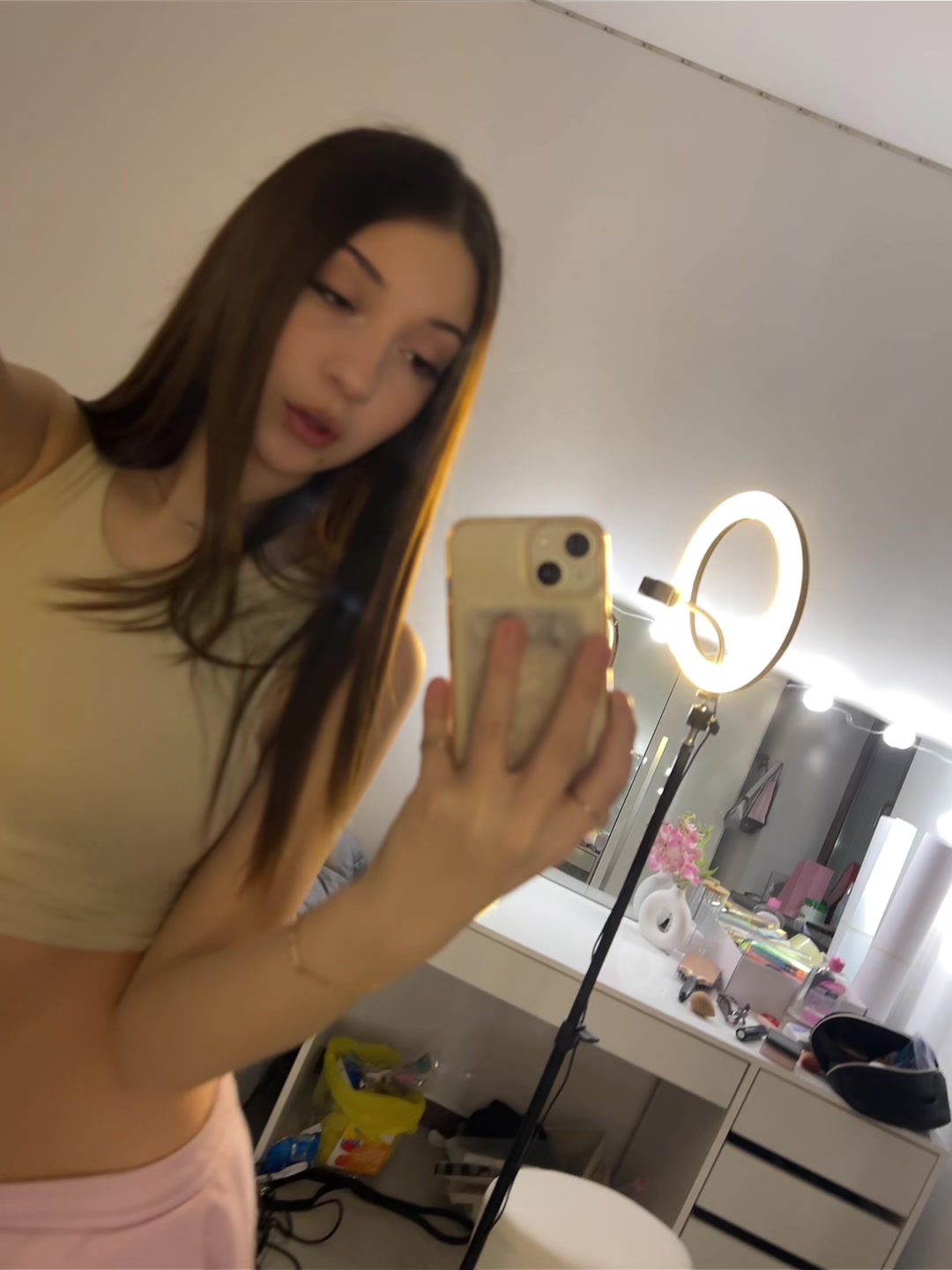 @𝒶𝓈𝒾ℯ𝓉𝓉𝒶💫