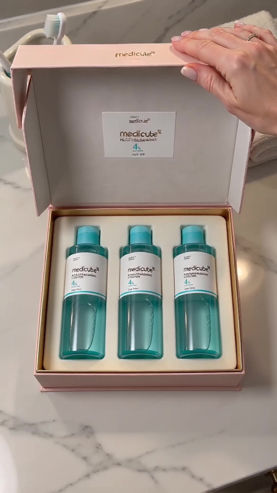 @UK Beauty Finds Mia