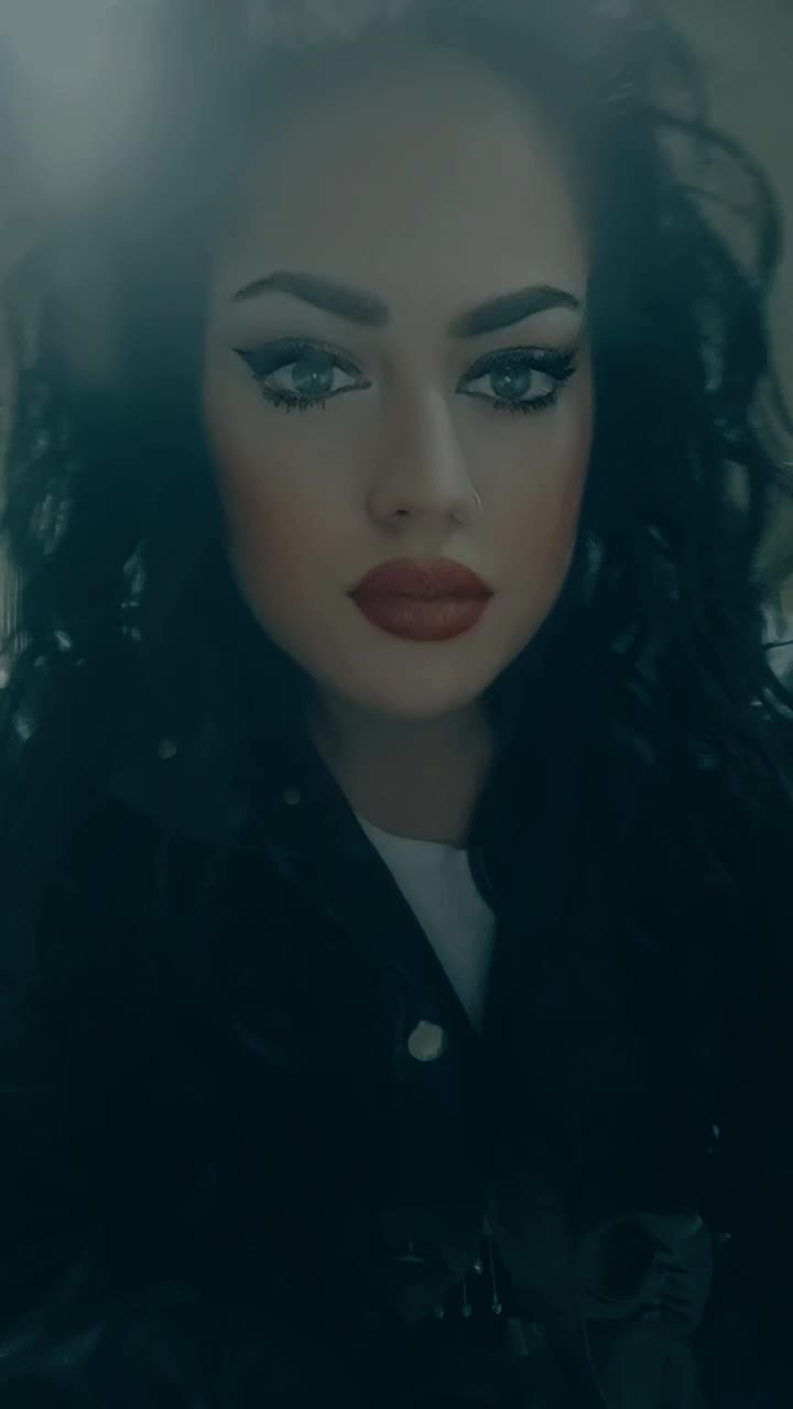@🖤