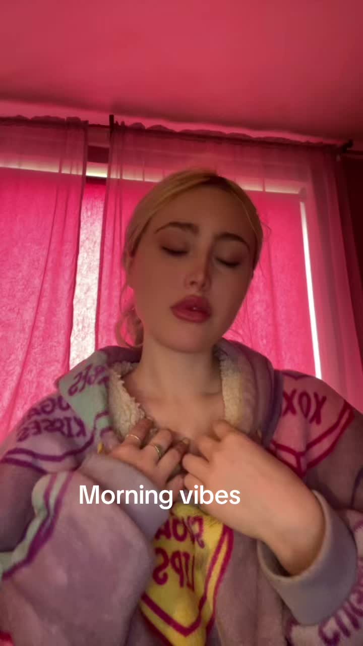 @swaninpink