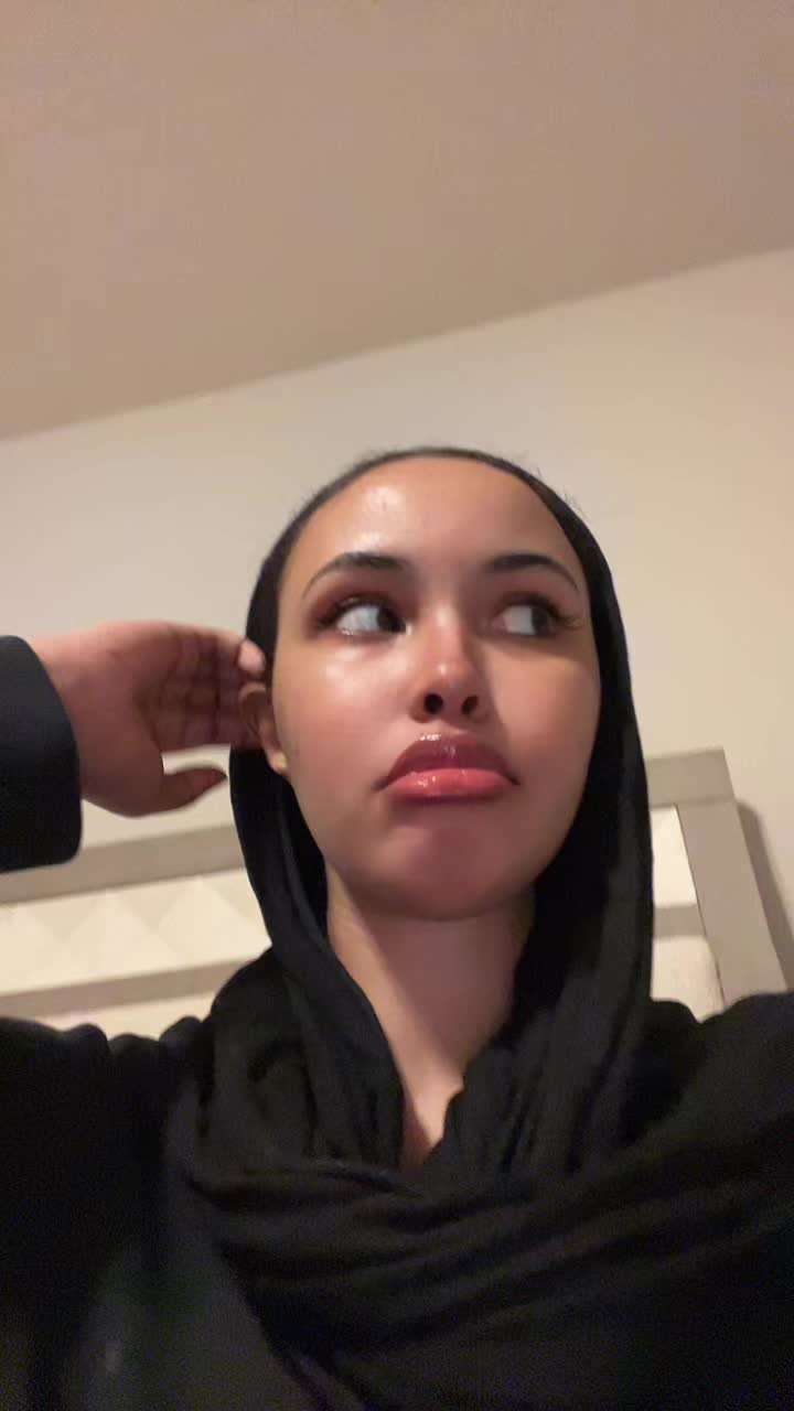 @<3