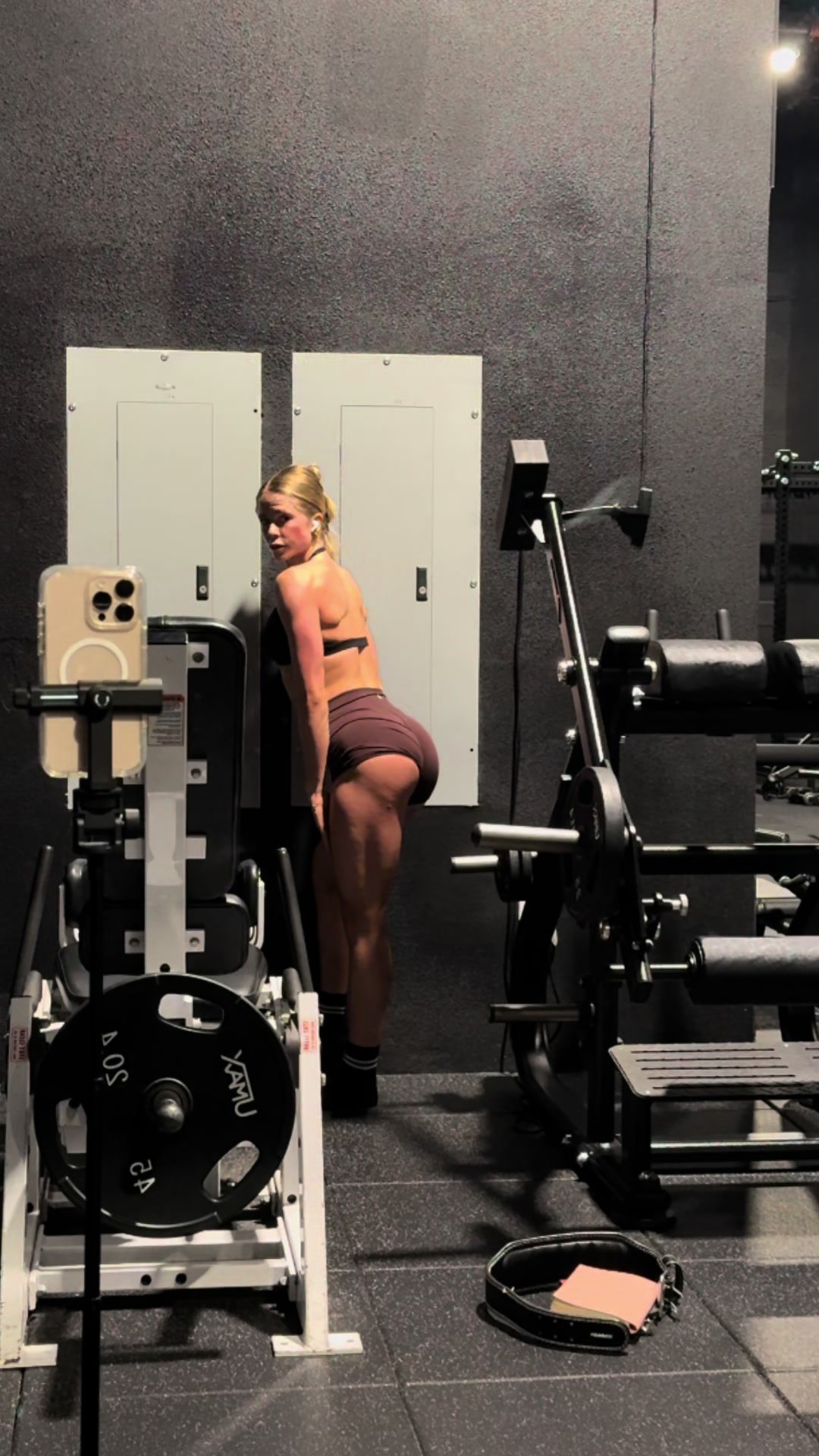 @carlynewman__