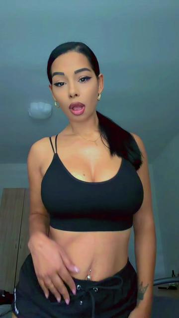 @Lavinia_Willson