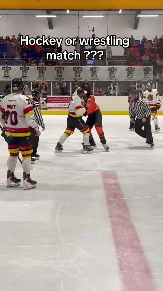 @Telford_girls_at_the_rink