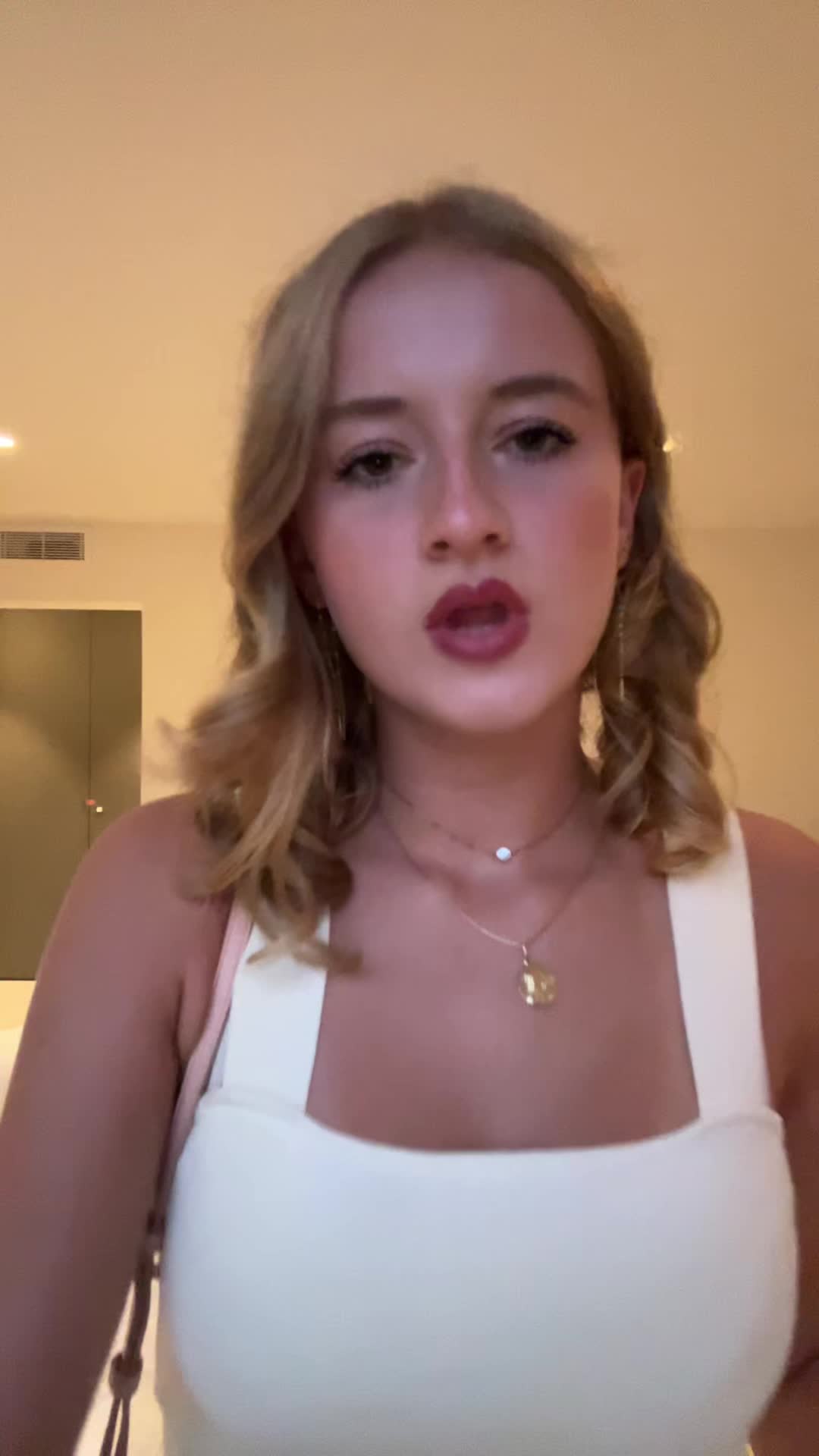 @zoethiele
