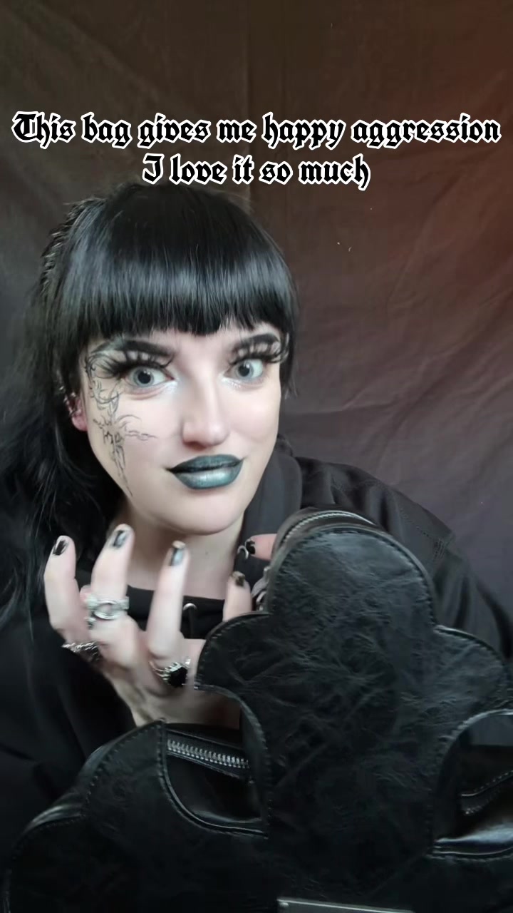 @Éírí 🦇